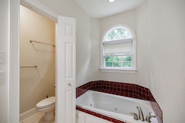 Building Photo - 580 Wolf Creek Trail