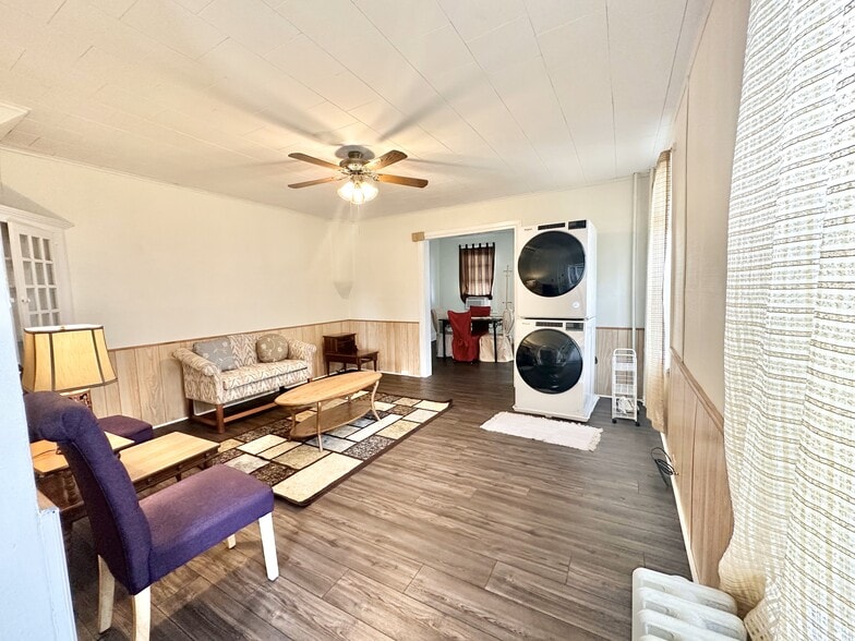 Building Photo - 1001 Cherry St