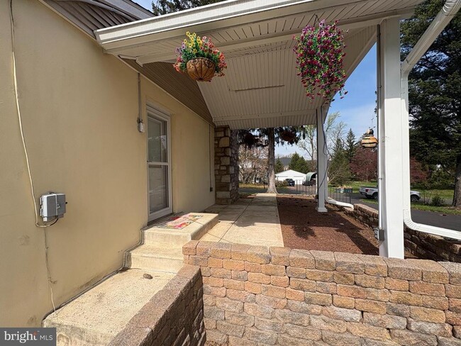 Building Photo - 7 Elfreth Rd