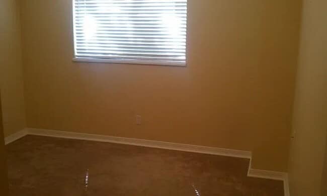 Building Photo - 150 S 800 E