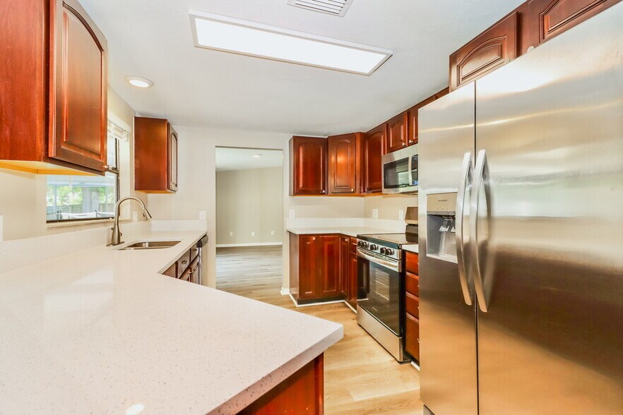 Building Photo - 1508 Albemarle Ct