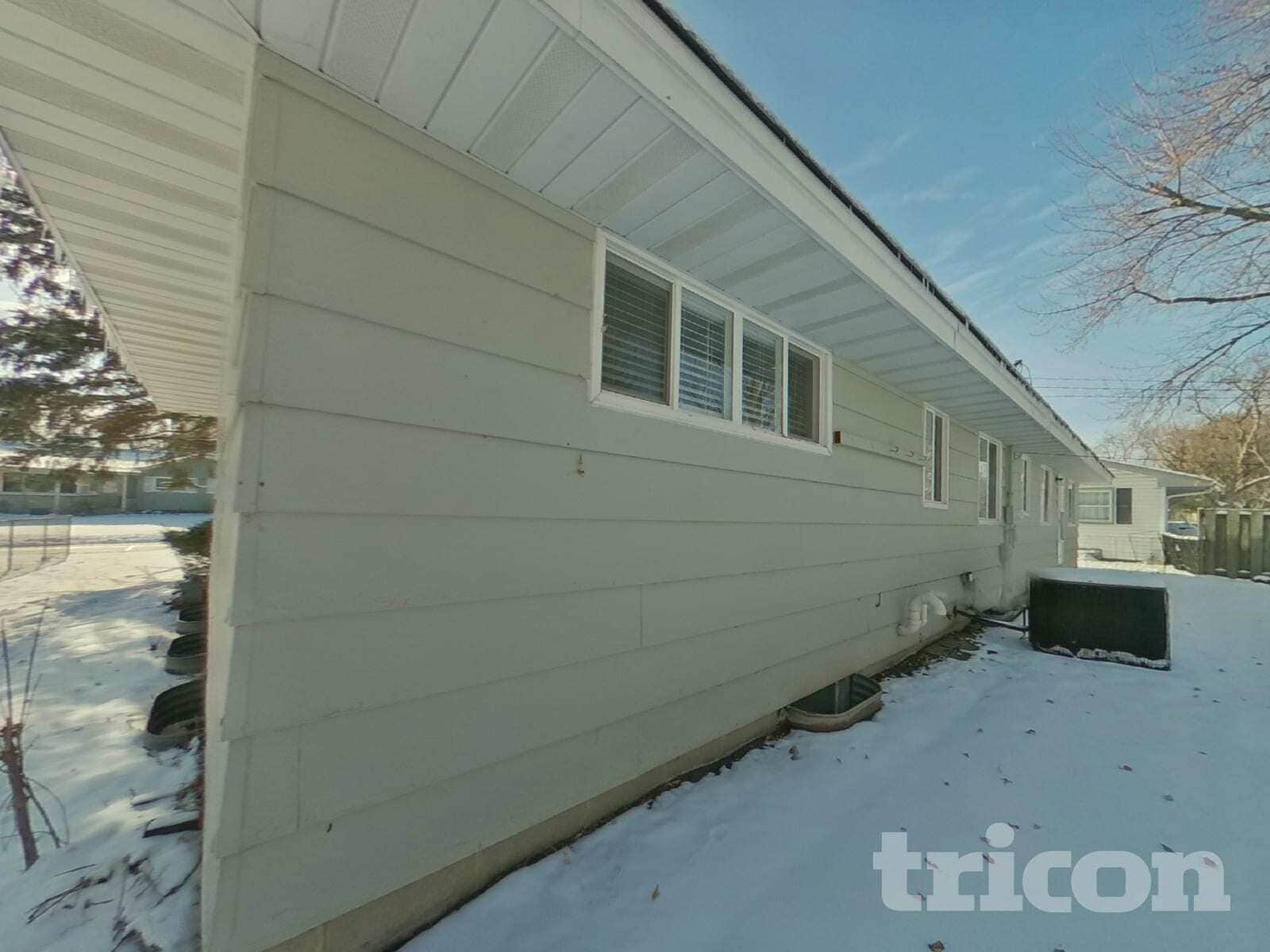 Building Photo - 2606 65th Ave N