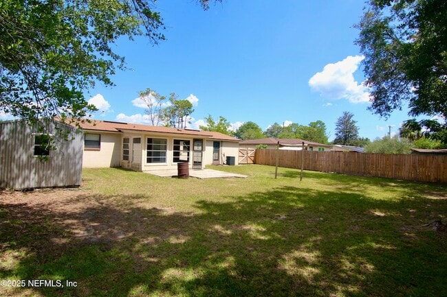 Building Photo - 137 Hercules Dr E