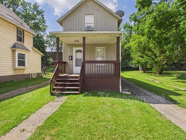 Building Photo - 534 Gage St