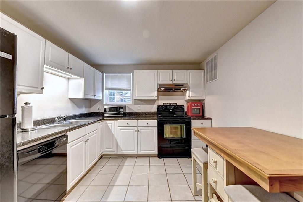 Building Photo - 6490 Tuggle Dr