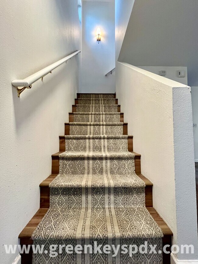 Building Photo - 3-Bedroom, 1.5-Bathroom House near Kenton Park, Off-Street Parking, Fenced Yard, Washer and Dryer