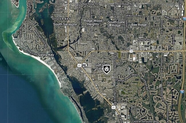 Building Photo - 3054 Lockwood Terrace