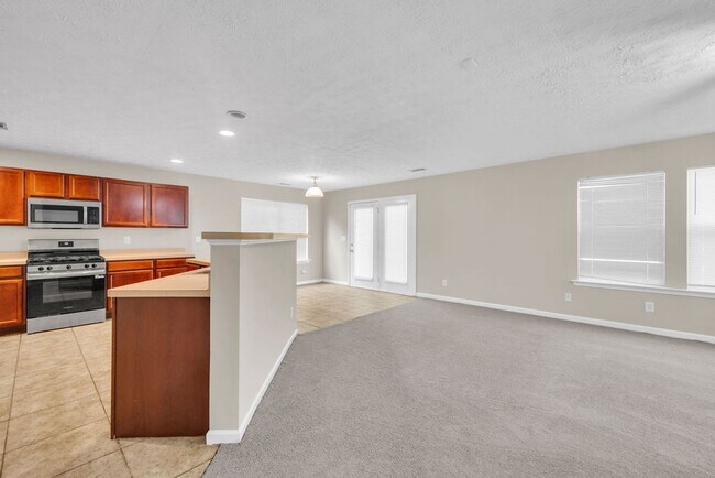 Building Photo - PRICE DROP!!! 3 BEDROOM 2.5 BATH SOUTH FULTON HOME!!