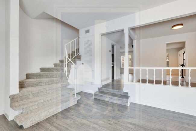 Building Photo - 907 E Oltorf St