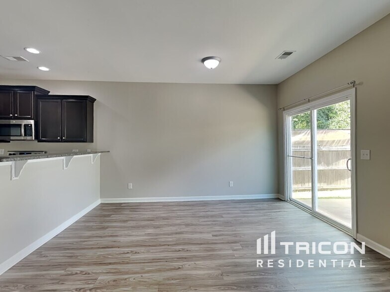 Building Photo - 364 Eastfair Dr