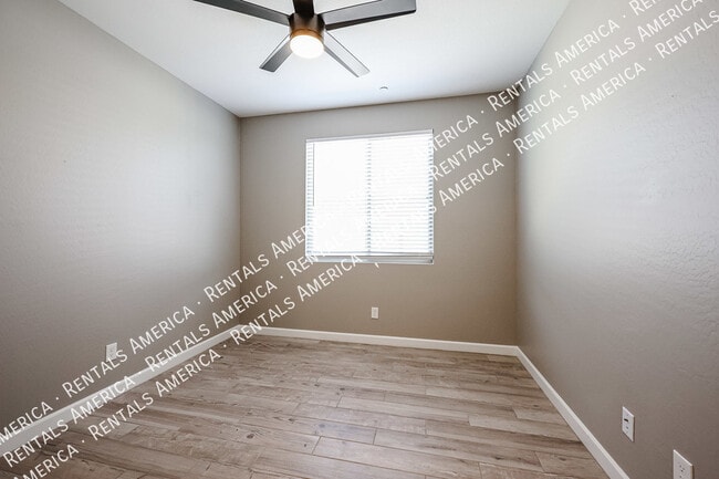 Building Photo - 13176 W Roy Rogers Rd