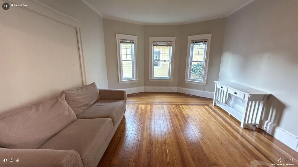 Primary Photo - 39 Hall Ave