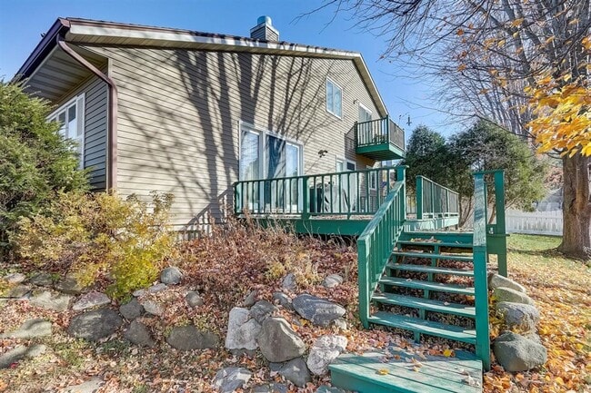 Building Photo - Punzel Sapphire Clarmar