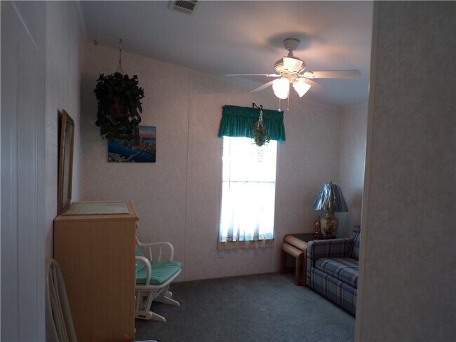 Building Photo - 1126 Barefoot Cir