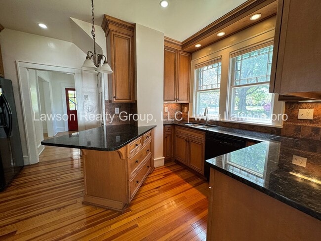 Building Photo - Large Raleigh Court Home on a Corner Lot