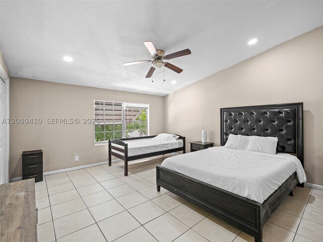 Building Photo - 3609 Townhouse Ct