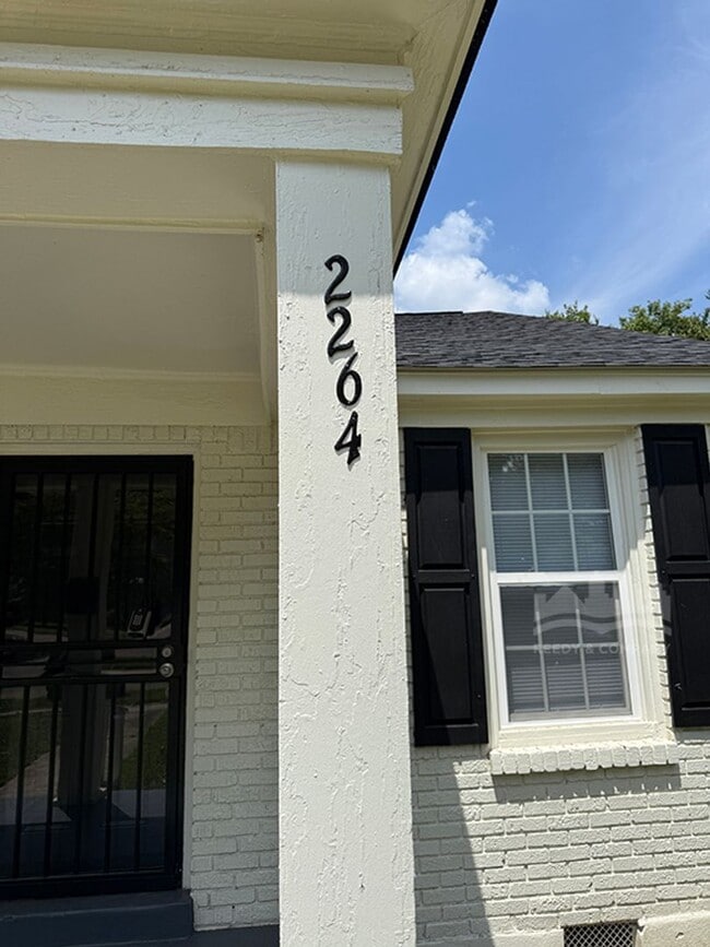 Building Photo - Half off full months rent !!! Welcome to o...