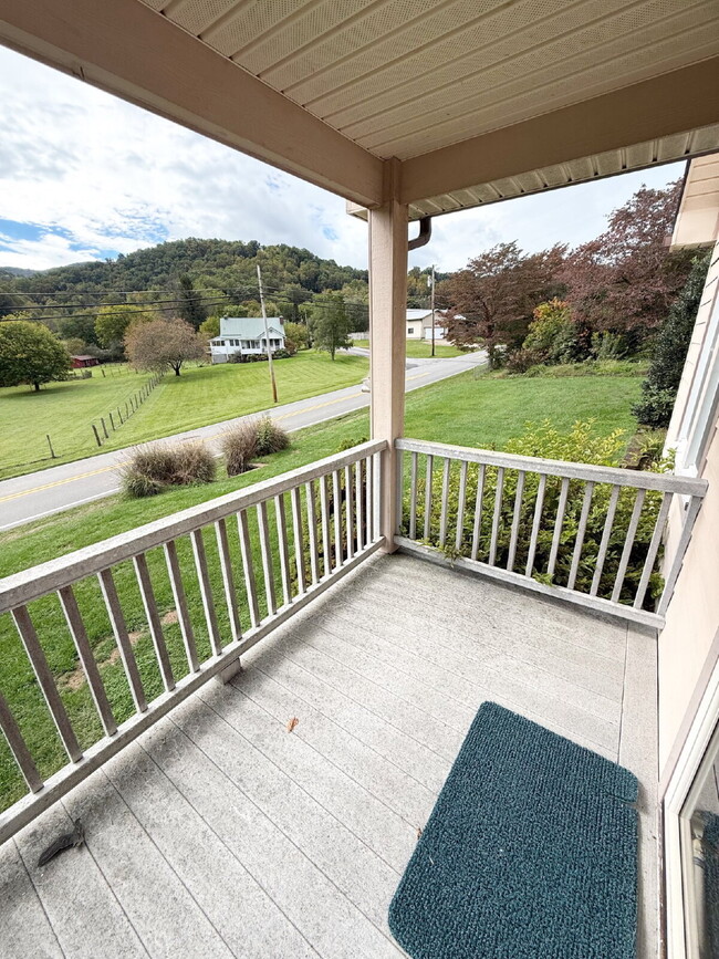 Building Photo - Spacious 3 Bed, 3 Bath Home in Ratcliff Cove Community – Available Soon!