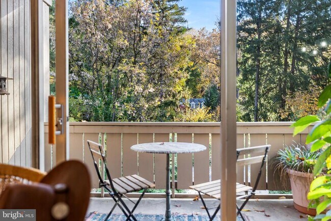 Building Photo - 110 Cross Keys Rd