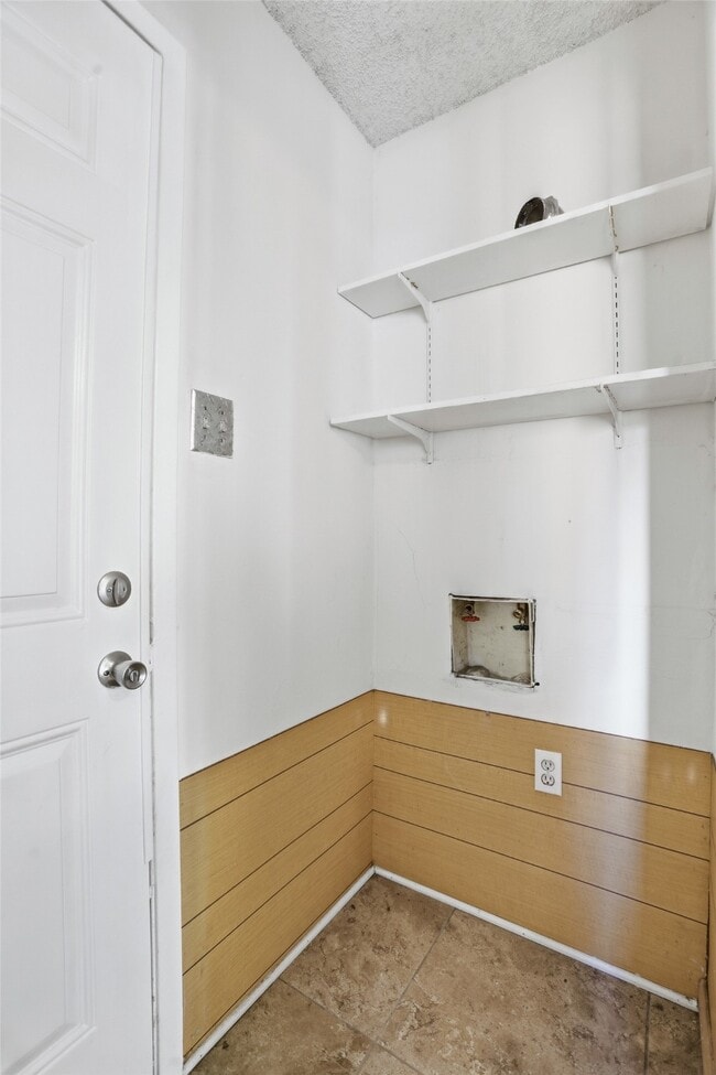 Building Photo - 3918 Wintergreen Dr