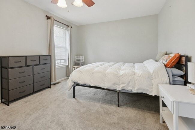 Building Photo - 360 Cotswold Pl