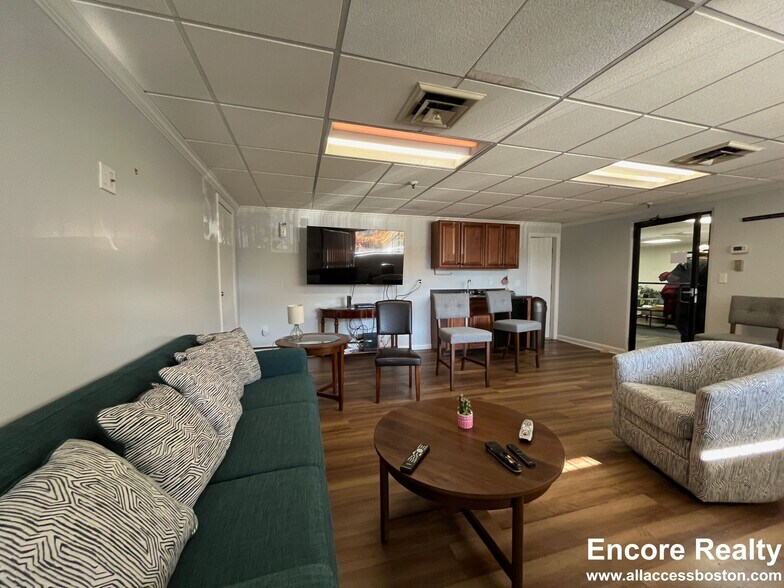 Building Photo - 385 Massachusetts Ave