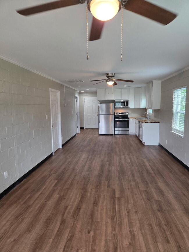 Building Photo - Poplar Street Hawkinsville