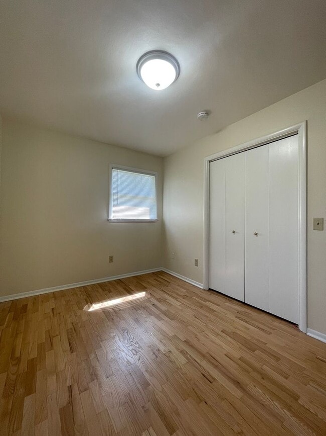 Building Photo - Three Bedroom Ranch in Portage