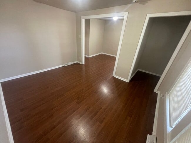 Building Photo - 3BR/2B house with backyard ($350 Move-in fee)