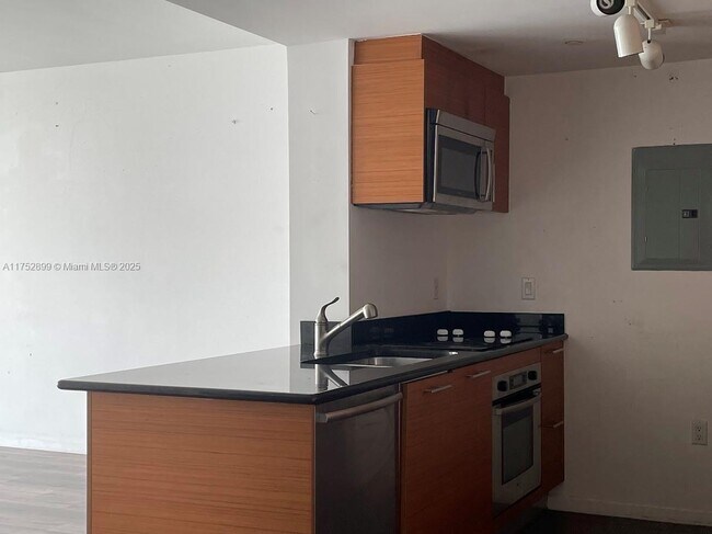 Building Photo - 50 Biscayne Blvd