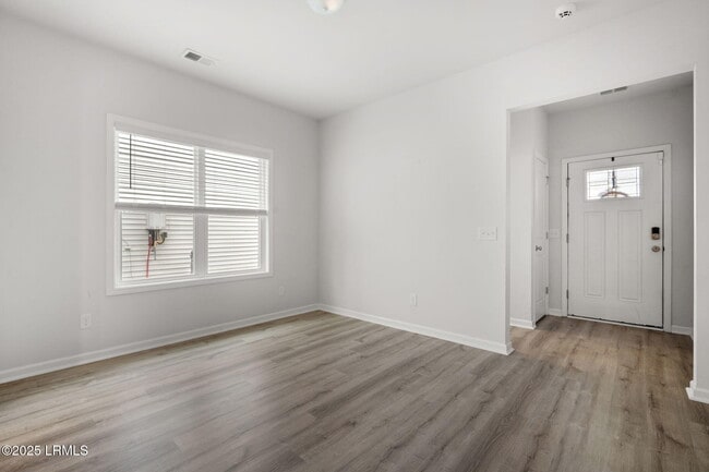 Building Photo - 98 Great Bend Dr