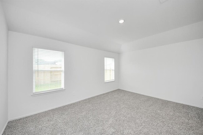Building Photo - 5038 Balcolm Dr