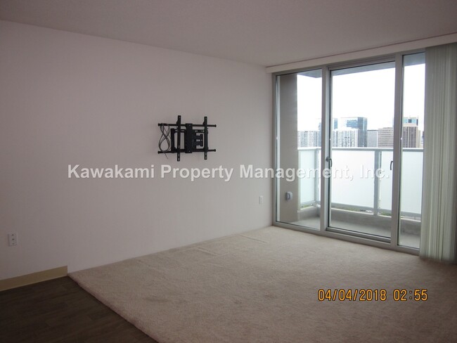 Building Photo - 24th Floor Unit in Kaka'ako Highrise w/Oce...