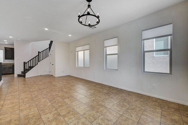 Building Photo - Stylish Tri-Level Home/Tandem Garage in Henderson