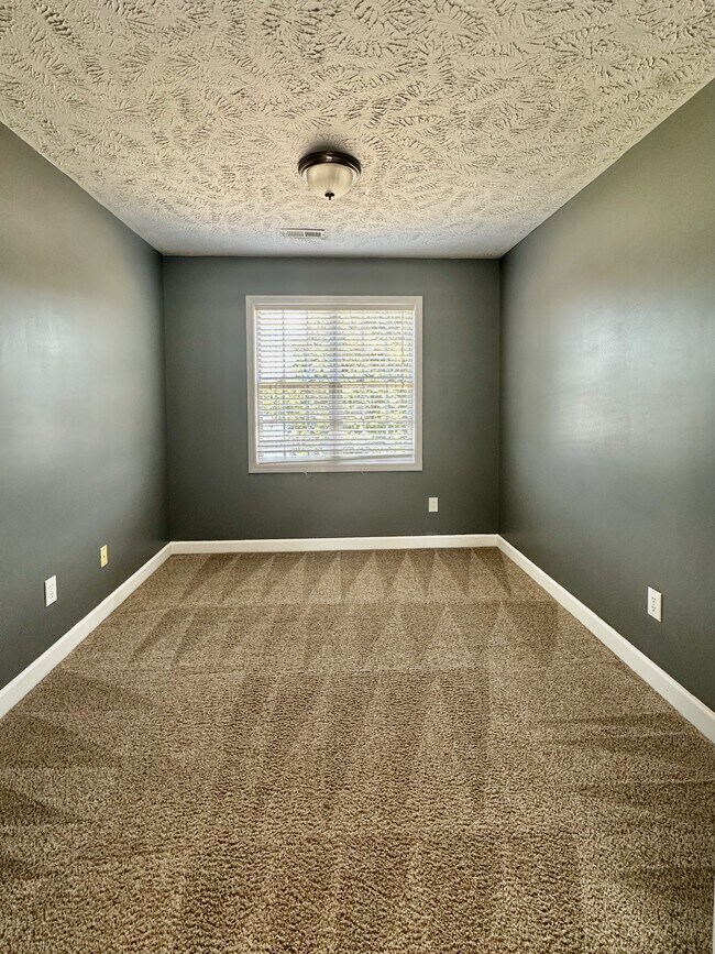 Building Photo - 86 Crystal Spring Dr