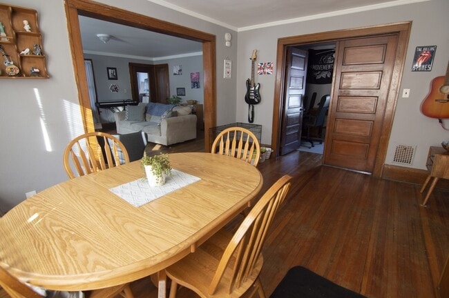 Building Photo - 1533 Spring Garden Ave