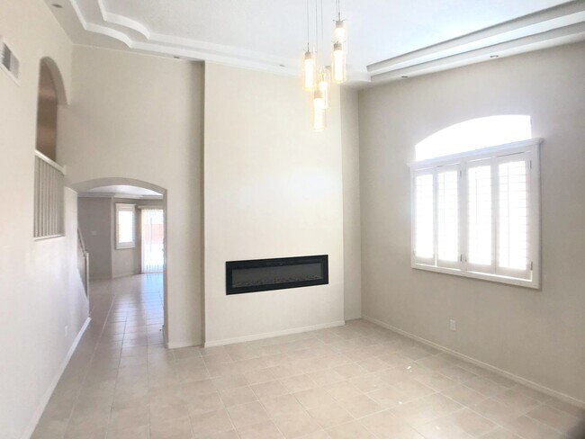 Building Photo - Don't Miss Out! Spacious 3 Bed, 2.5 Bath Home in Los Lunas – Open Layout & Prime Location