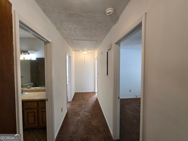 Building Photo - 170 Port Antonio Ct SW