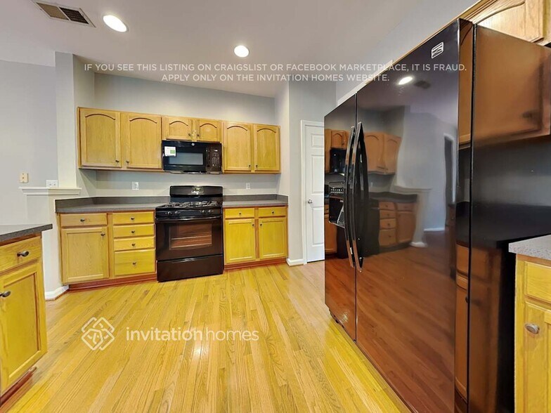 Building Photo - 1225 Periwinkle Dr