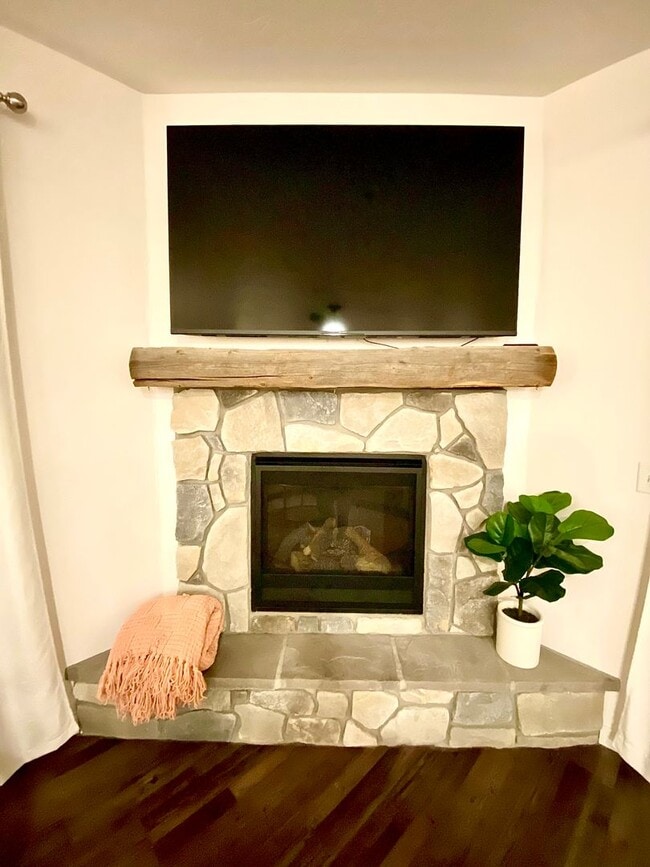 Building Photo - Beautiful 4 Bedroom, 4 Car Garage With RV Parking in Star