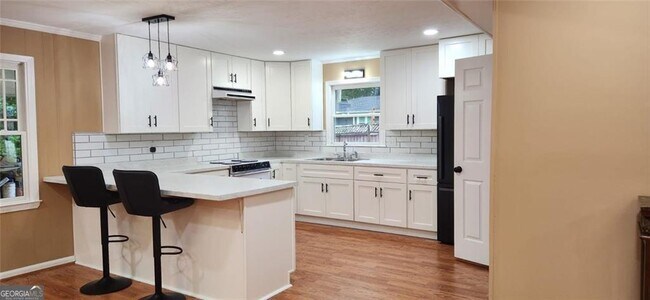 Building Photo - 348 Pine Forest Dr