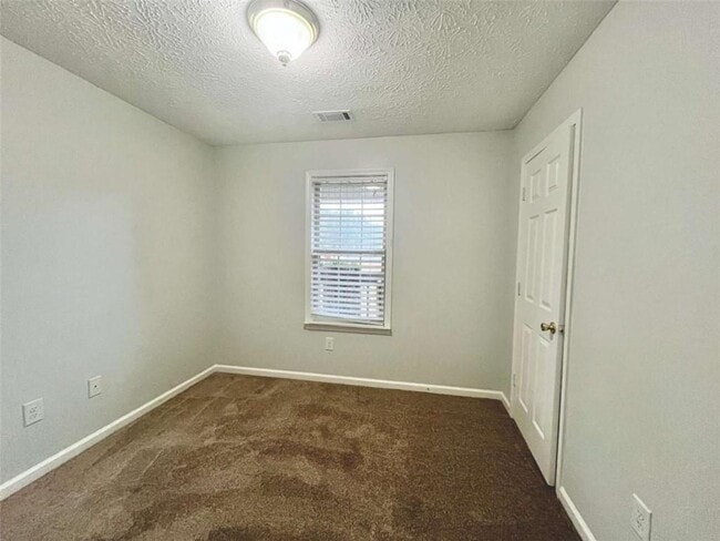 Building Photo - 233 Hawks Nest Rd