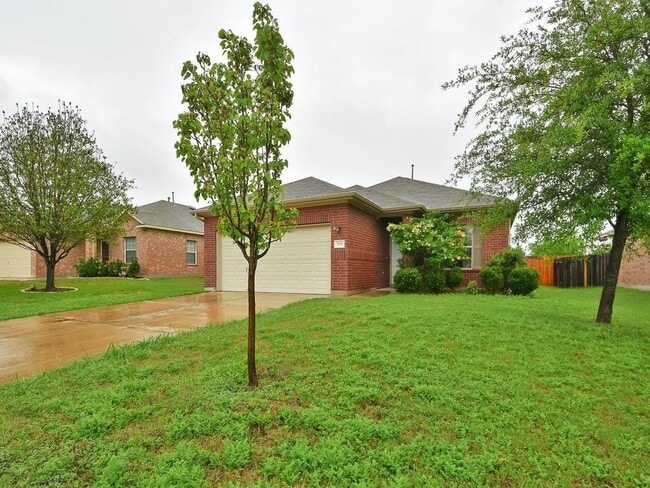 Building Photo - 1841 Amberwood Loop