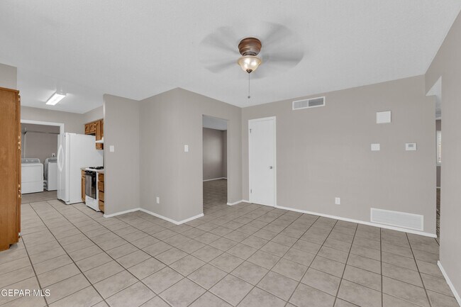 Building Photo - 228 Caribe Cir