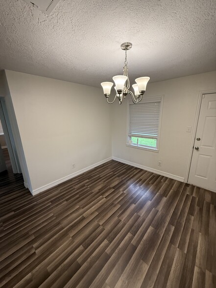 Dining room - 5320 W Groves Cir