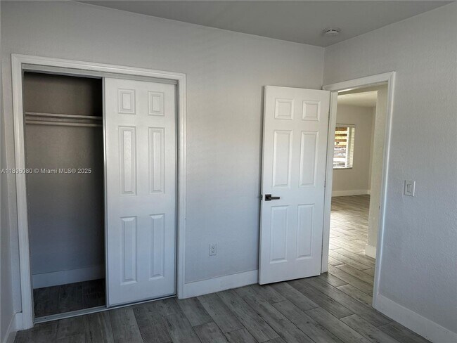 Building Photo - 6844 NW 5th Ave