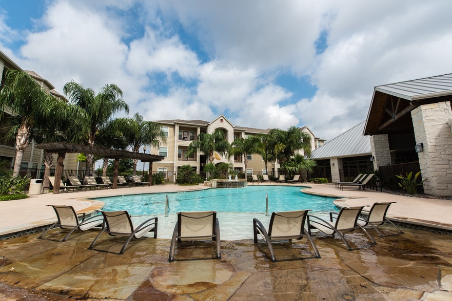 Phase I Pool - Residence at Edinburg
