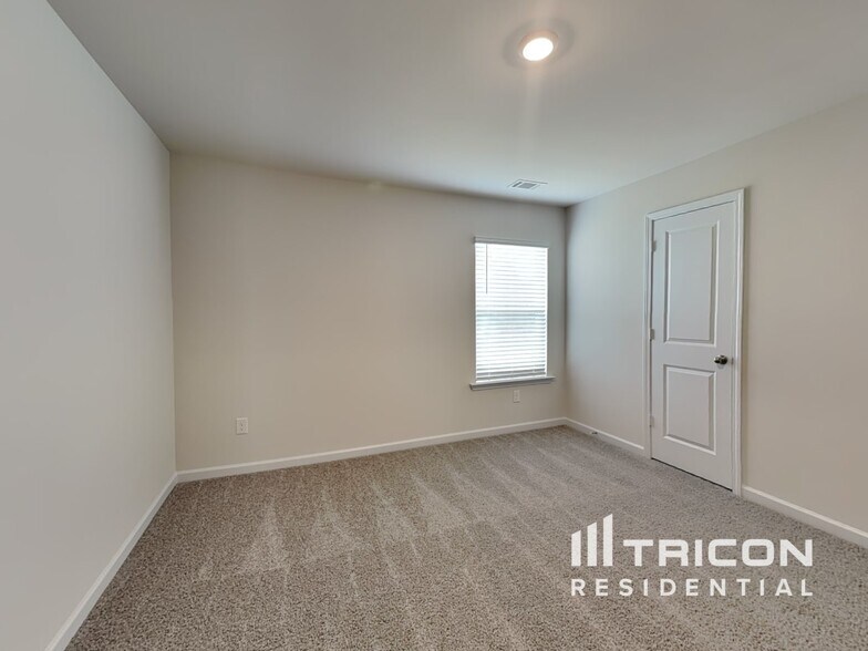 Building Photo - 287 Limestone Cir