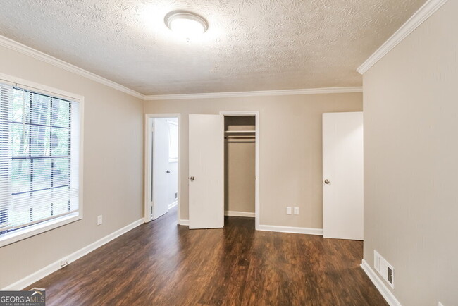 Building Photo - 3066 Arden Way SW