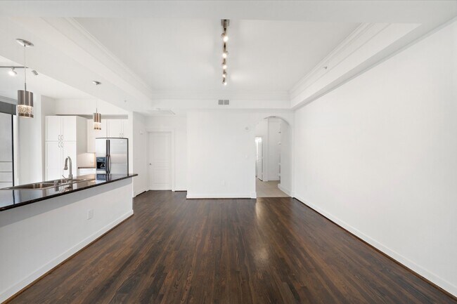Building Photo - 3333 Allen Pkwy